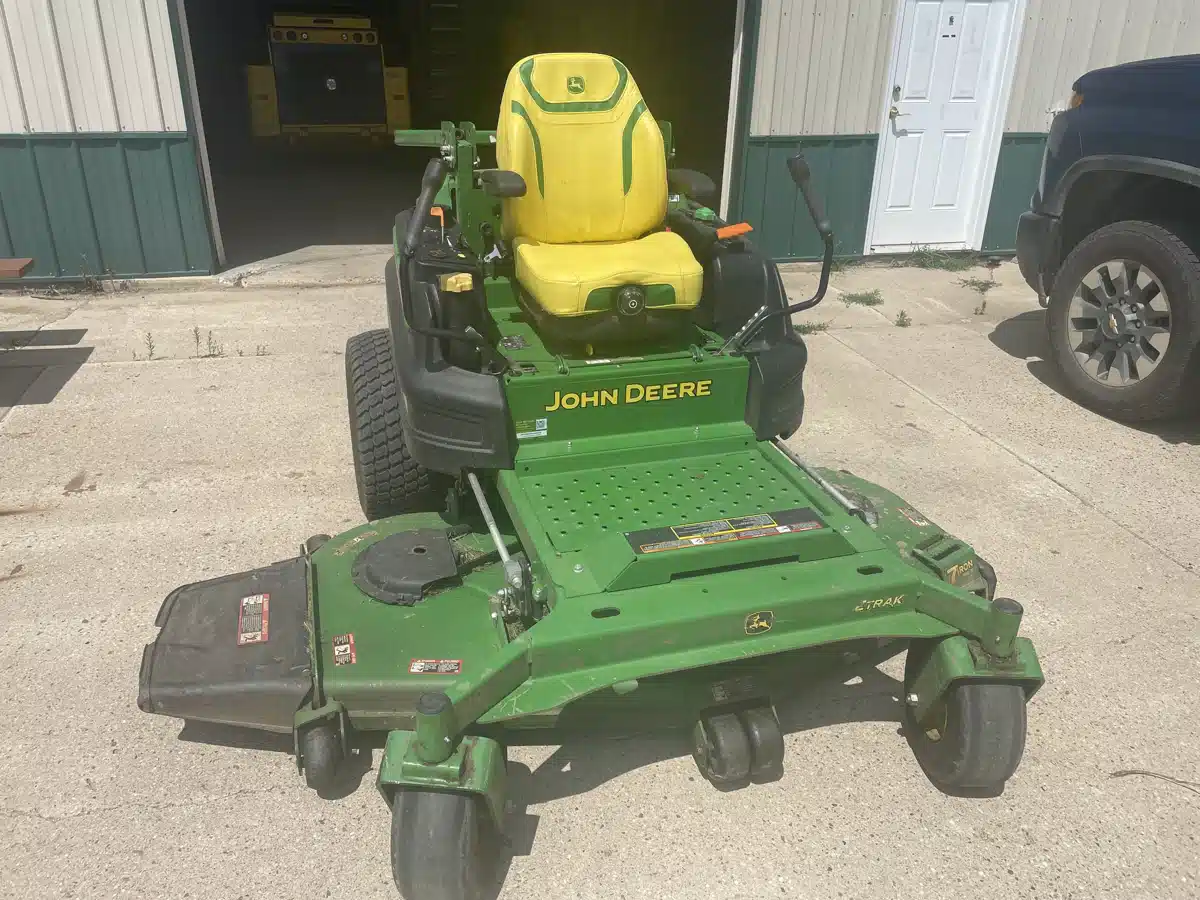 Gallery image 2 for Used 2024 John Deere Z997R Mower - Zero Turn