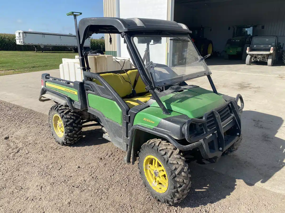 Gallery image 1 for Used 2019 John Deere XUV 825M Utility Vehicle
