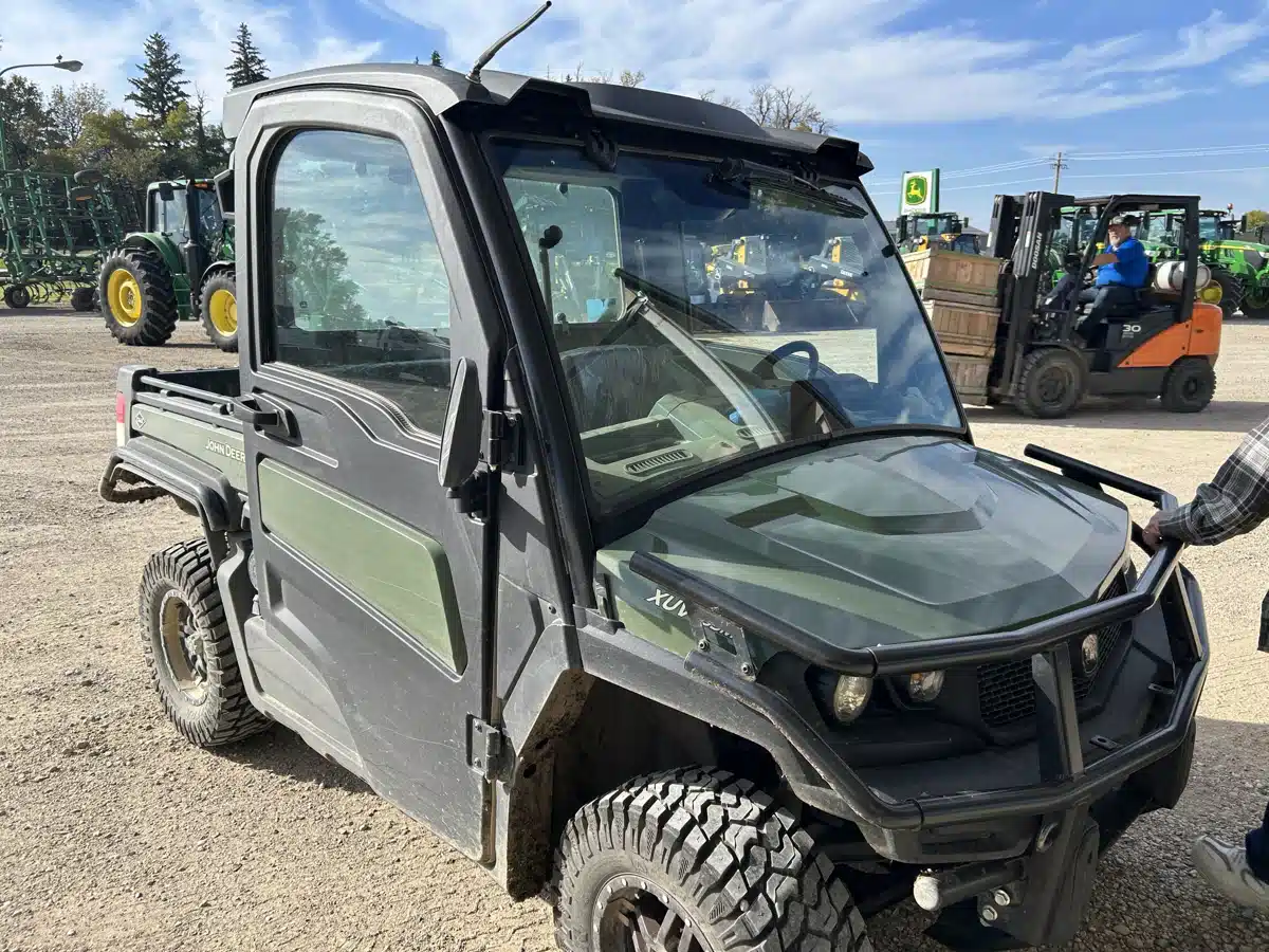 Gallery image 1 for Used 2023 John Deere XUV 835M Utility Vehicle