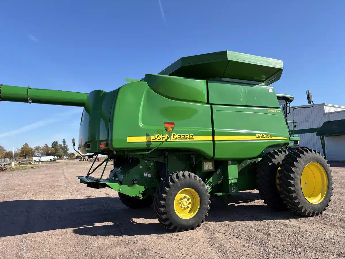 Gallery image 2 for Used 2007 John Deere 9760 STS Combine