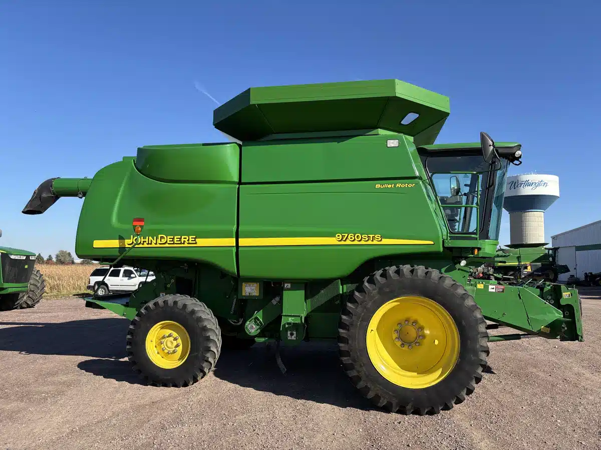Gallery image 1 for Used 2007 John Deere 9760 STS Combine