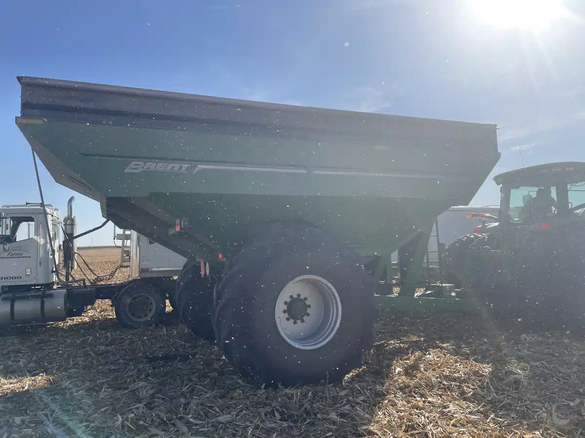 Gallery image 2 for Used 2021 Brent V1100 Grain Cart