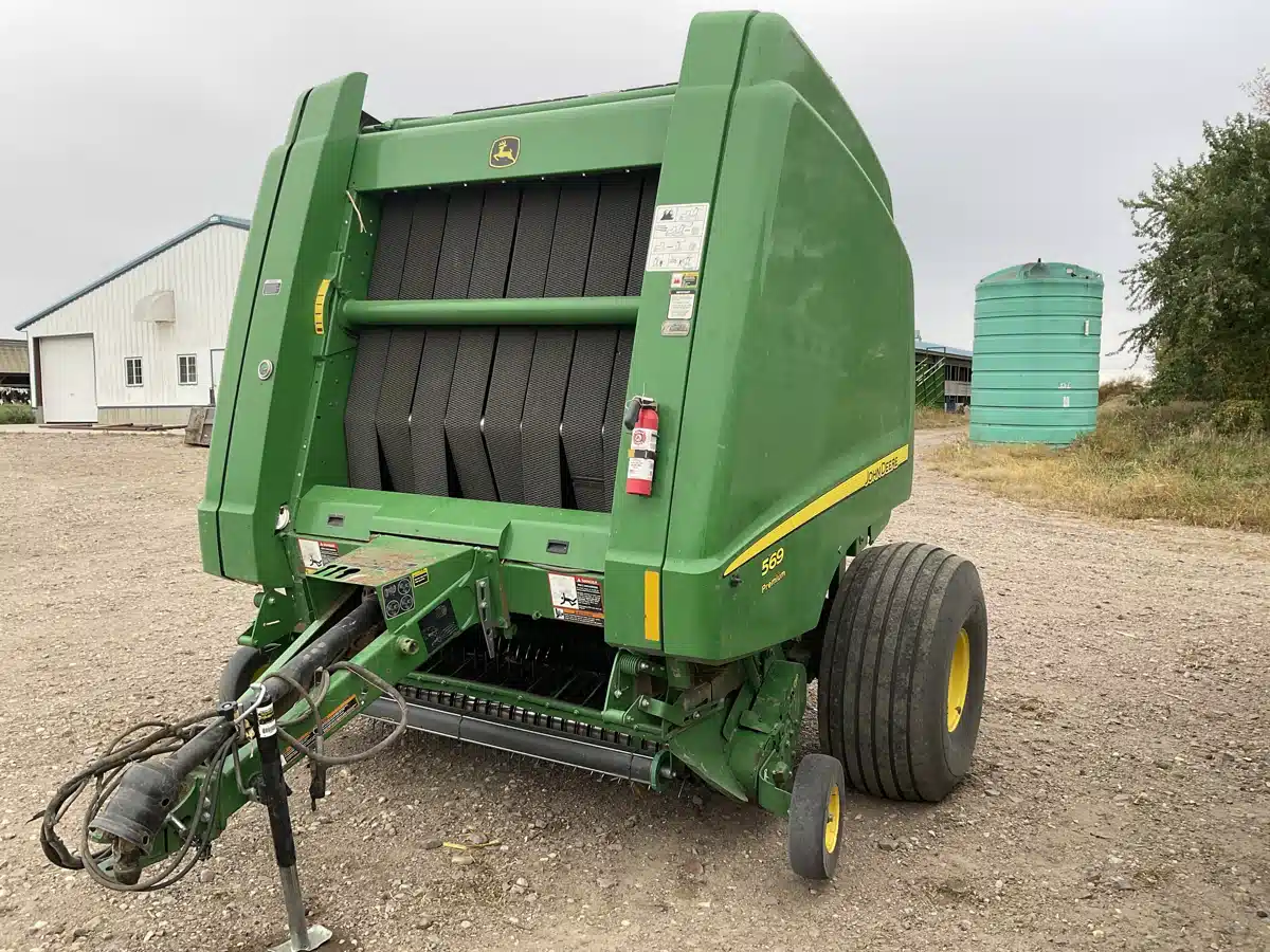 Gallery image 1 for 2017 John Deere 569 PREMIUM Round Baler