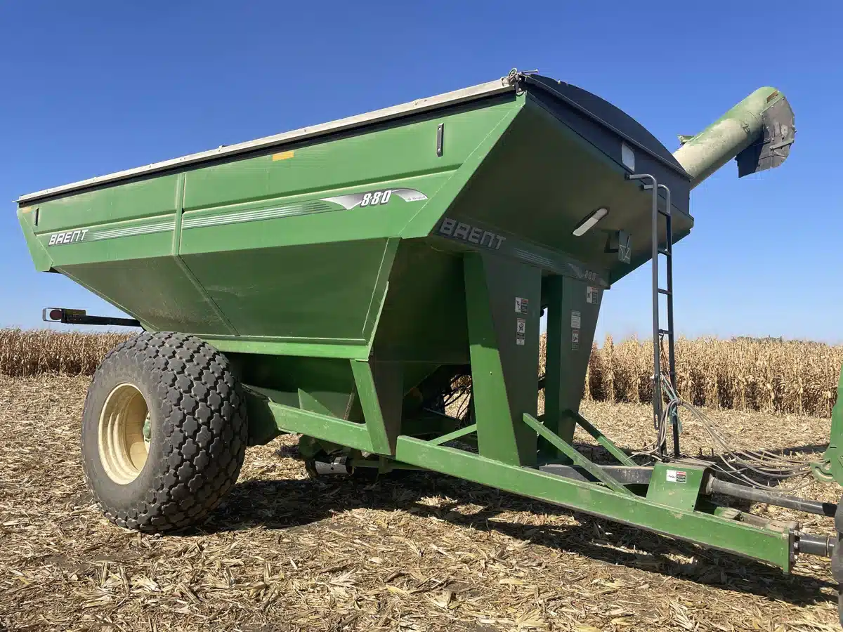 Gallery image 1 for Used 2008 Brent 880 Grain Cart