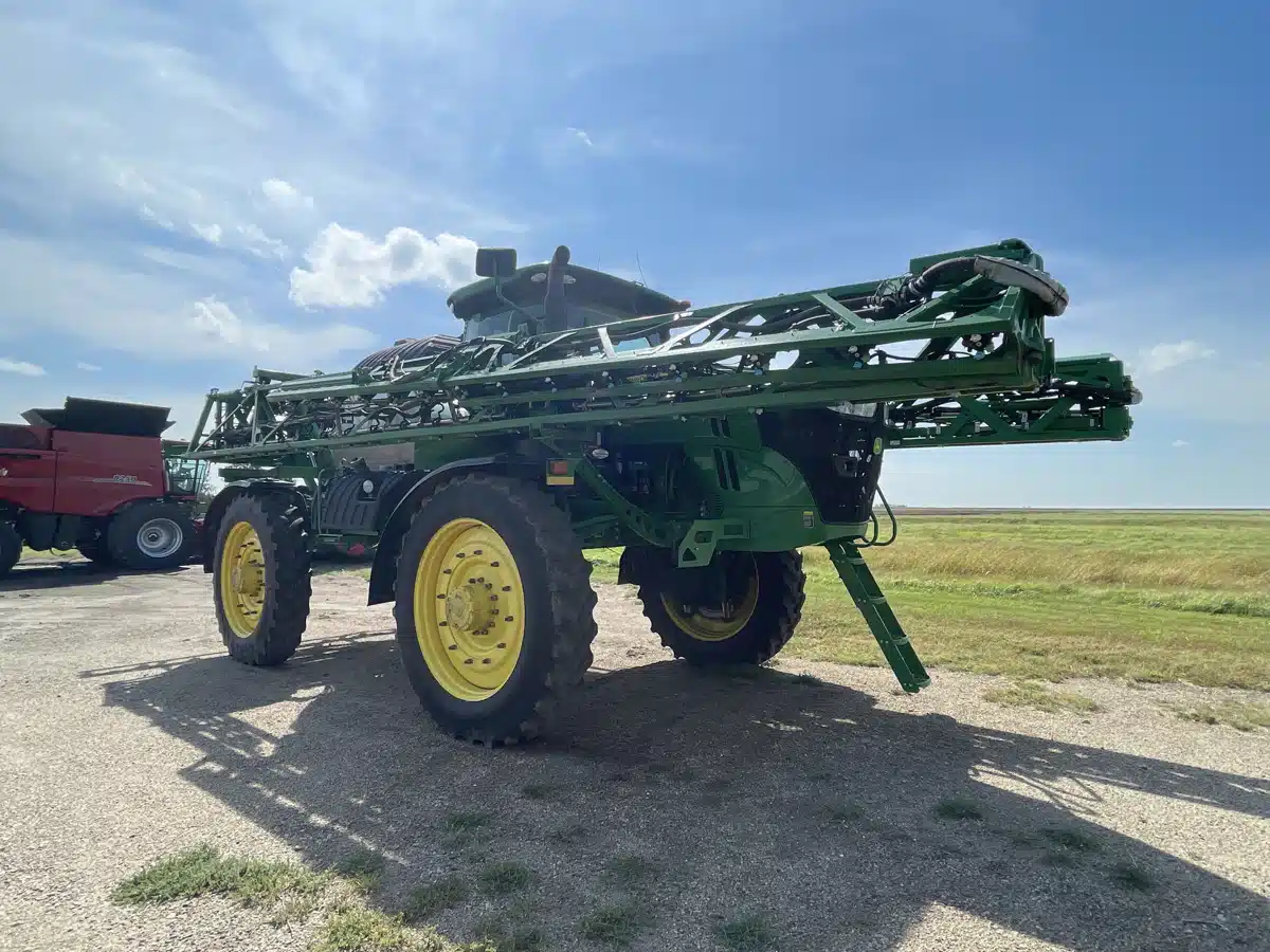 Gallery image 2 for Used 2018 John Deere R4045 Sprayer - Self Propelled