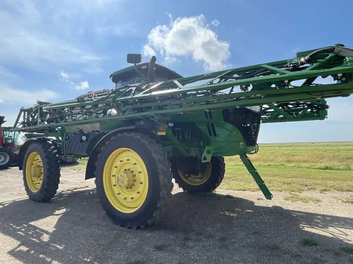 Gallery image 1 for Used 2018 John Deere R4045 Sprayer - Self Propelled