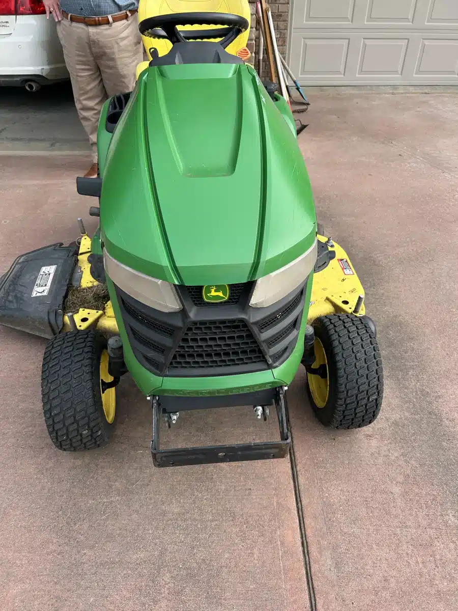 Gallery image 2 for Used 2021 John Deere X390 Lawn Tractor