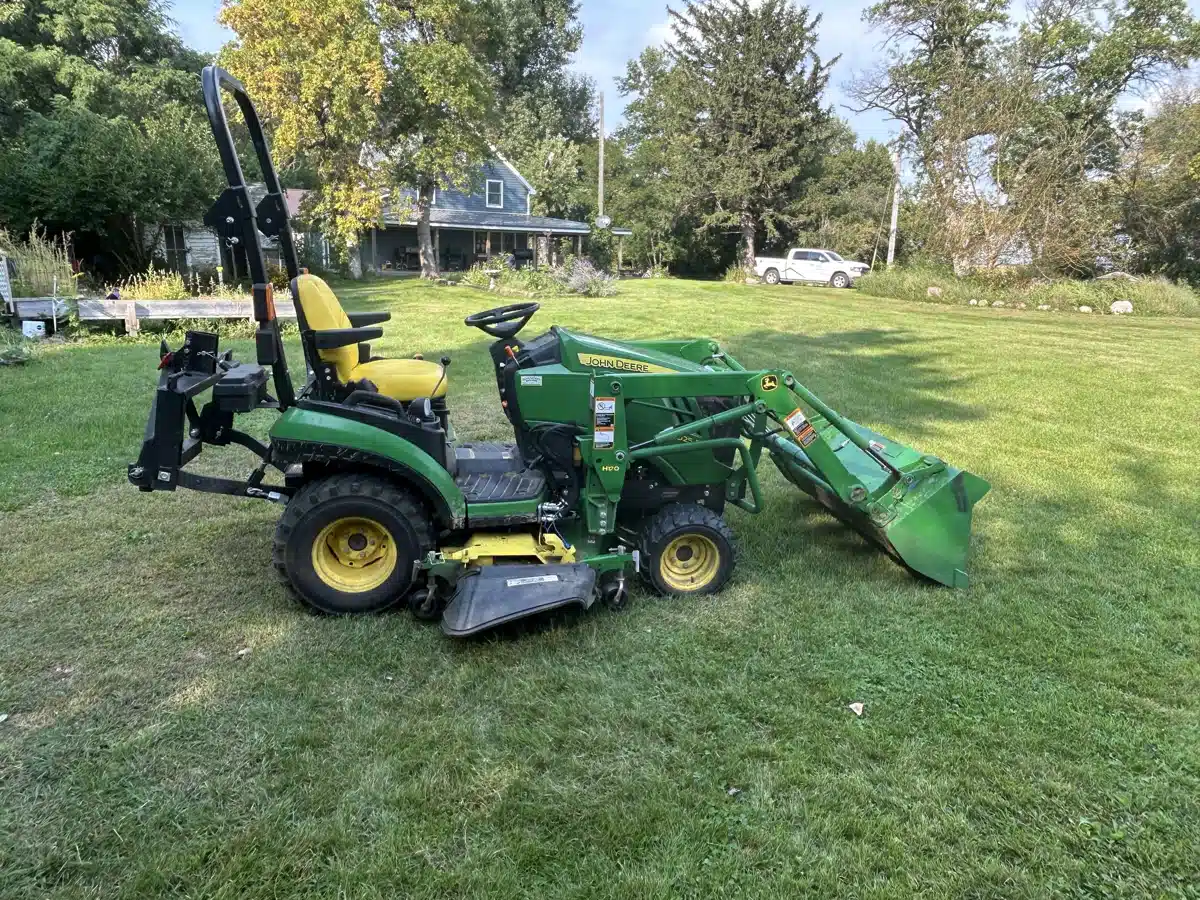 Gallery image 2 for Used 2016 John Deere 1025R Tractor