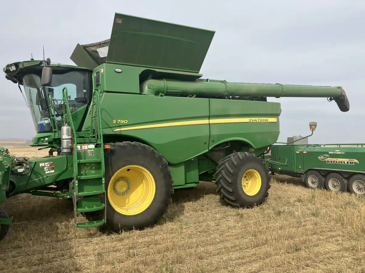 Gallery image 2 for Used 2024 John Deere S790 Combine