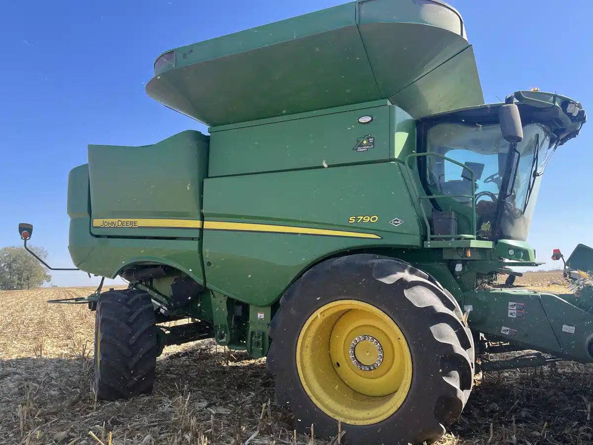 Gallery image 1 for Used 2022 John Deere S790 Combine