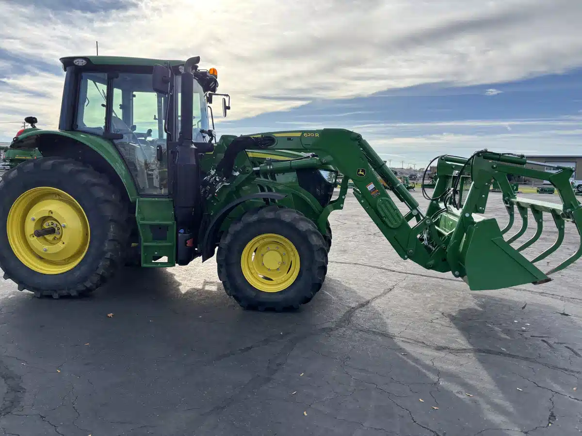 Gallery image 2 for Used 2022 John Deere 6130M Tractor