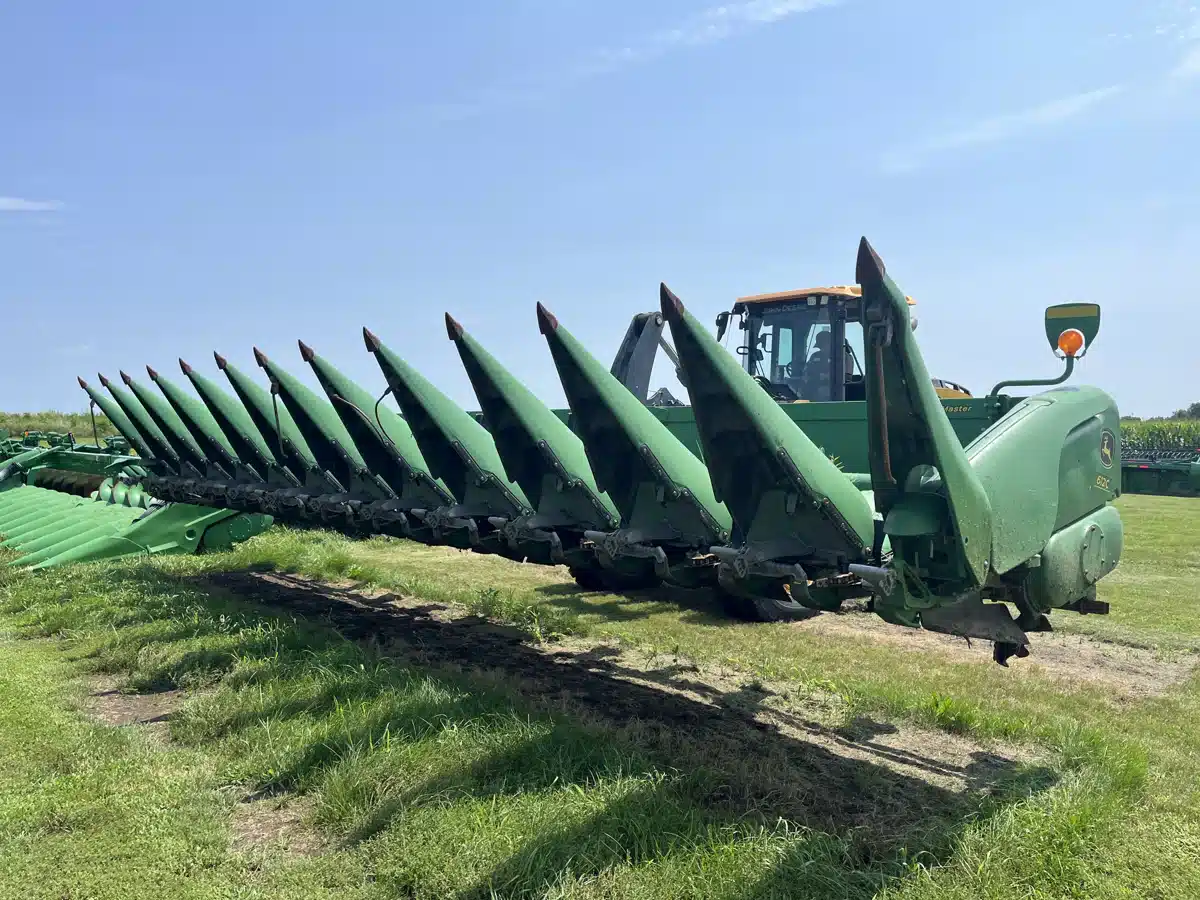 Gallery image 1 for Used 2012 John Deere 612C Header - Row Crop