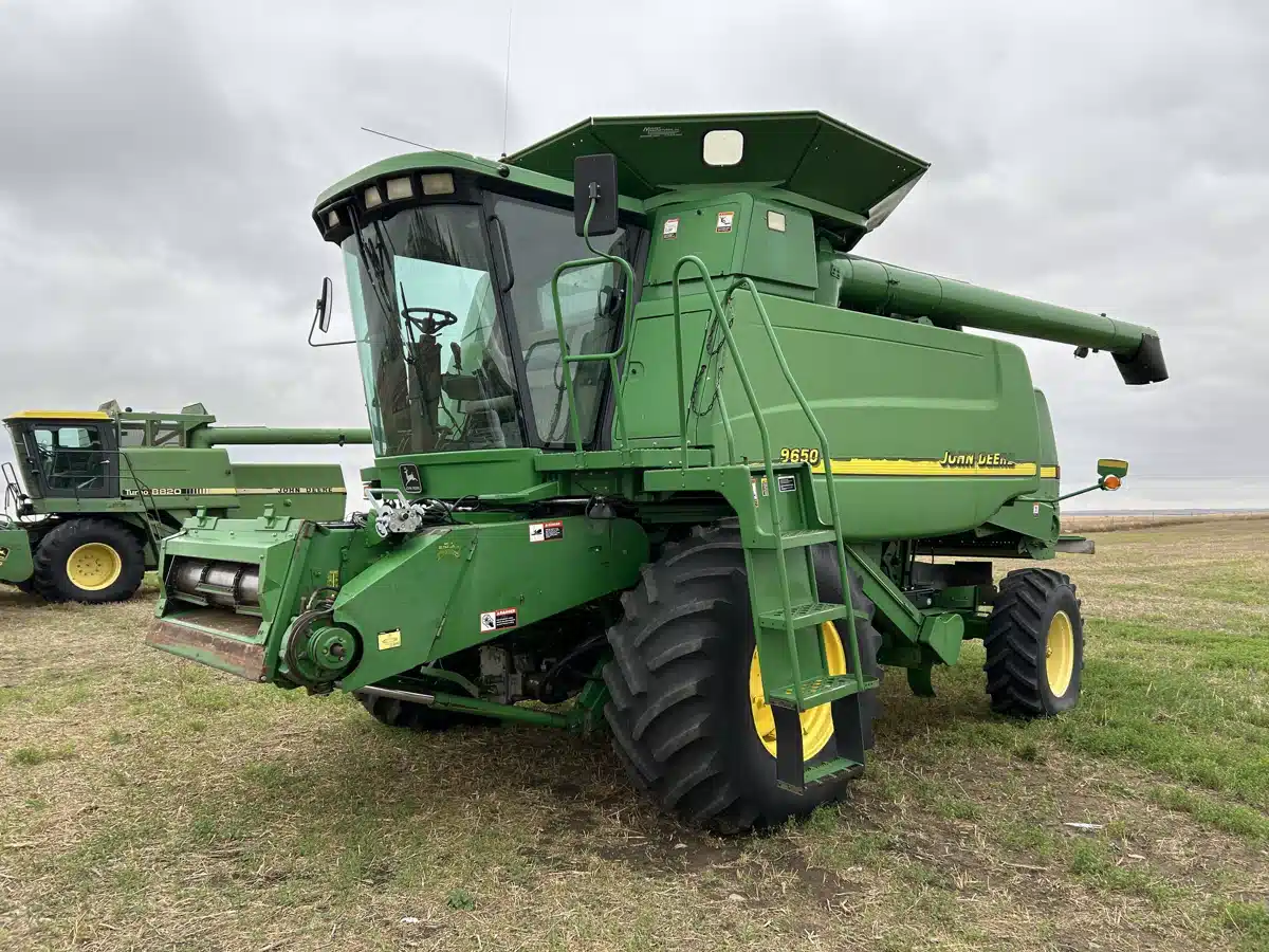 Gallery image 1 for Used 2000 John Deere 9650 Combine