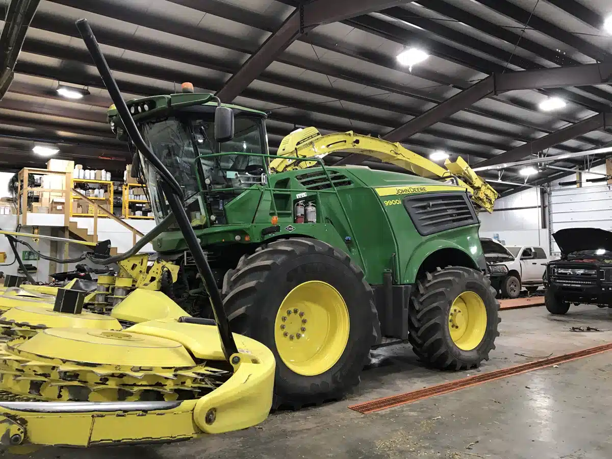 Gallery image 2 for Used 2022 John Deere 9900 Forage Harvester
