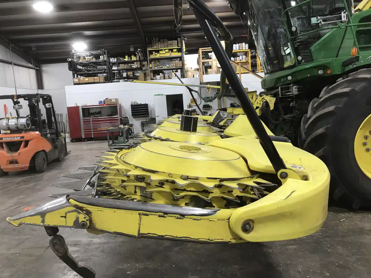 Gallery image 2 for 2021 John Deere 772 Header - Rotary