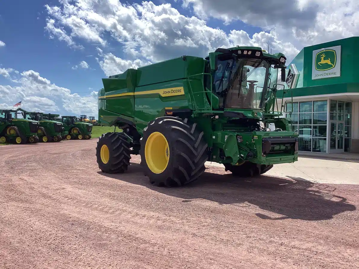 Gallery image 1 for Used 2025 John Deere S7 900 Combine