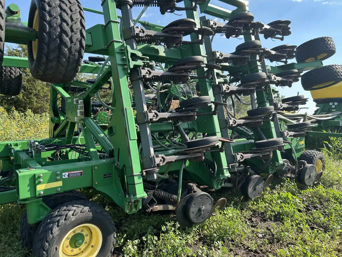 Gallery image 2 for Used 2007 John Deere 1895 Air Drill