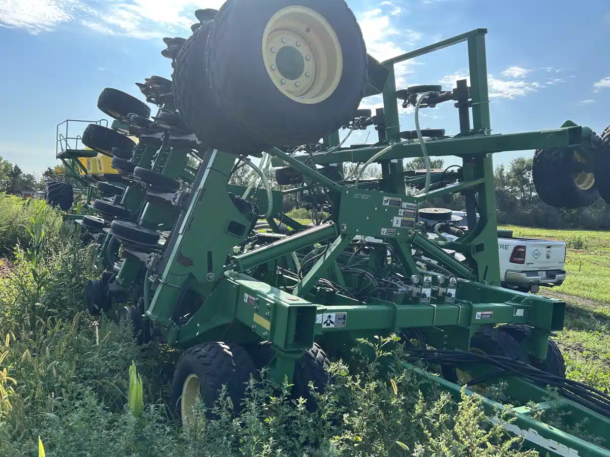 Gallery image 1 for Used 2007 John Deere 1895 Air Drill
