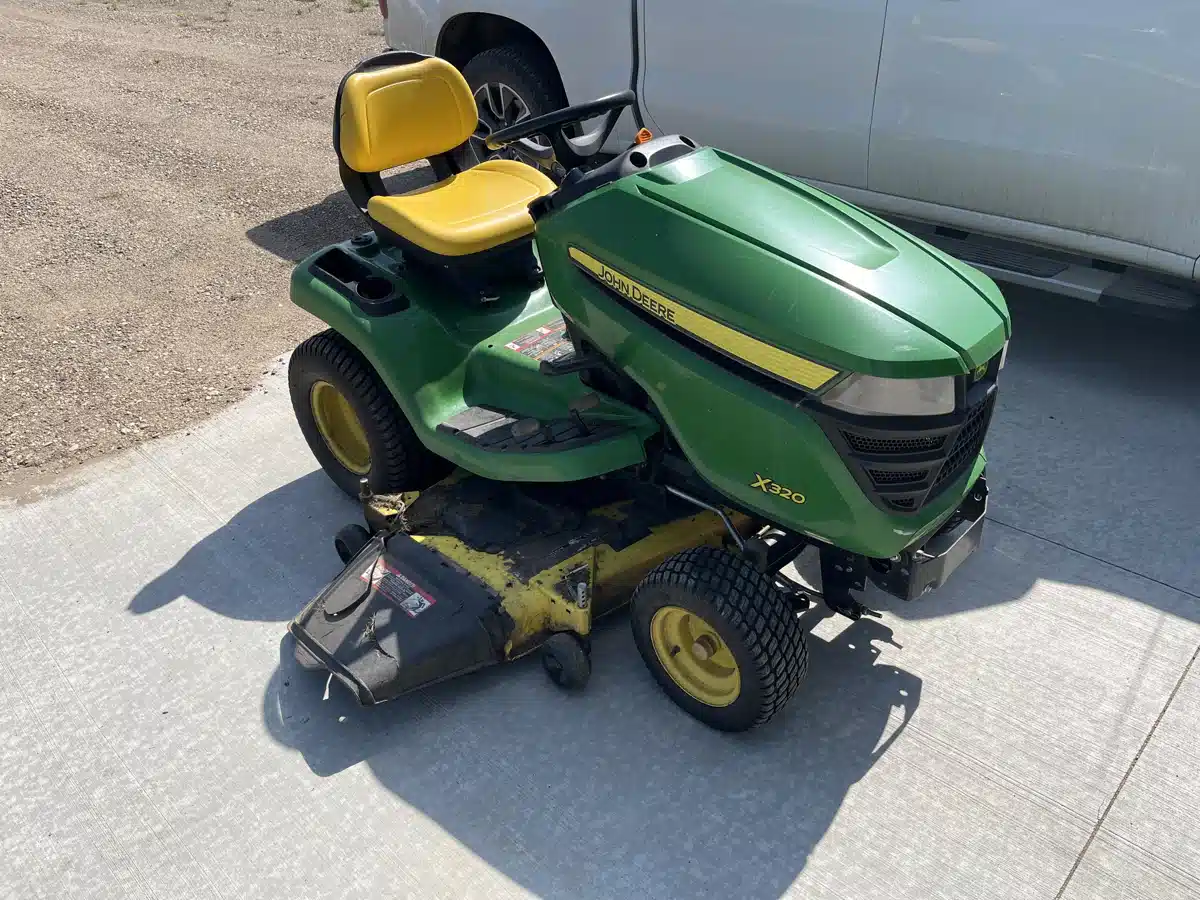 Gallery image 1 for Used 2014 John Deere X320 Lawn Tractor