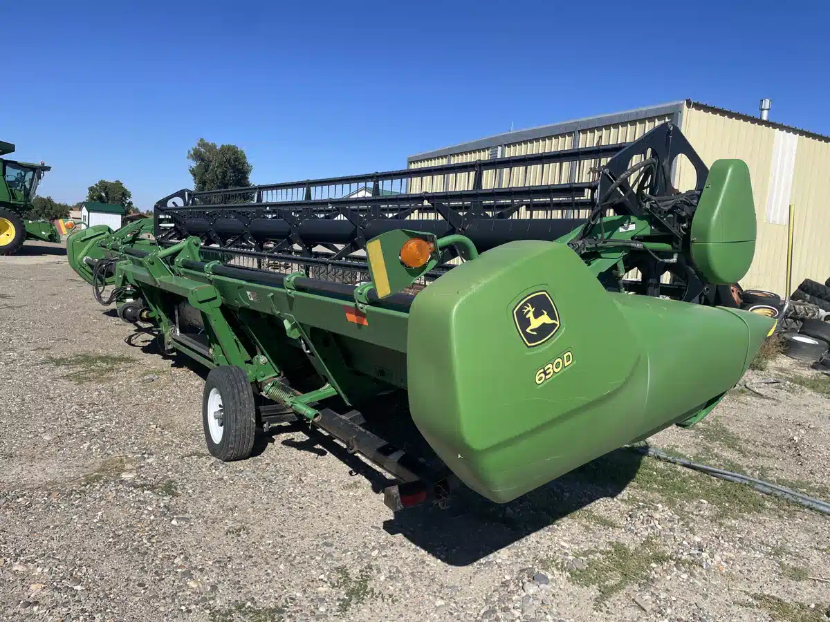Used 2009 John Deere 630D Header - Draper