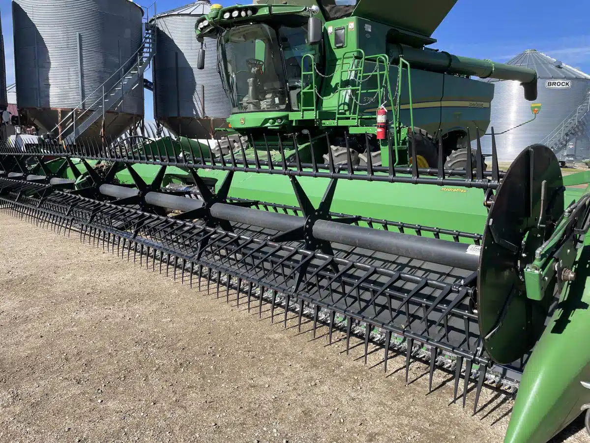 Gallery image 2 for 2017 John Deere 640FD Header - Draper