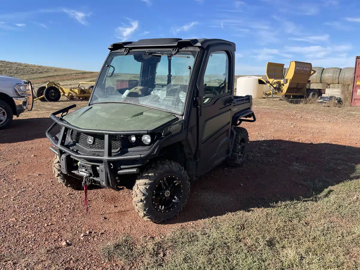 Gallery image 1 for 2022 John Deere XUV 835M Utility Vehicle