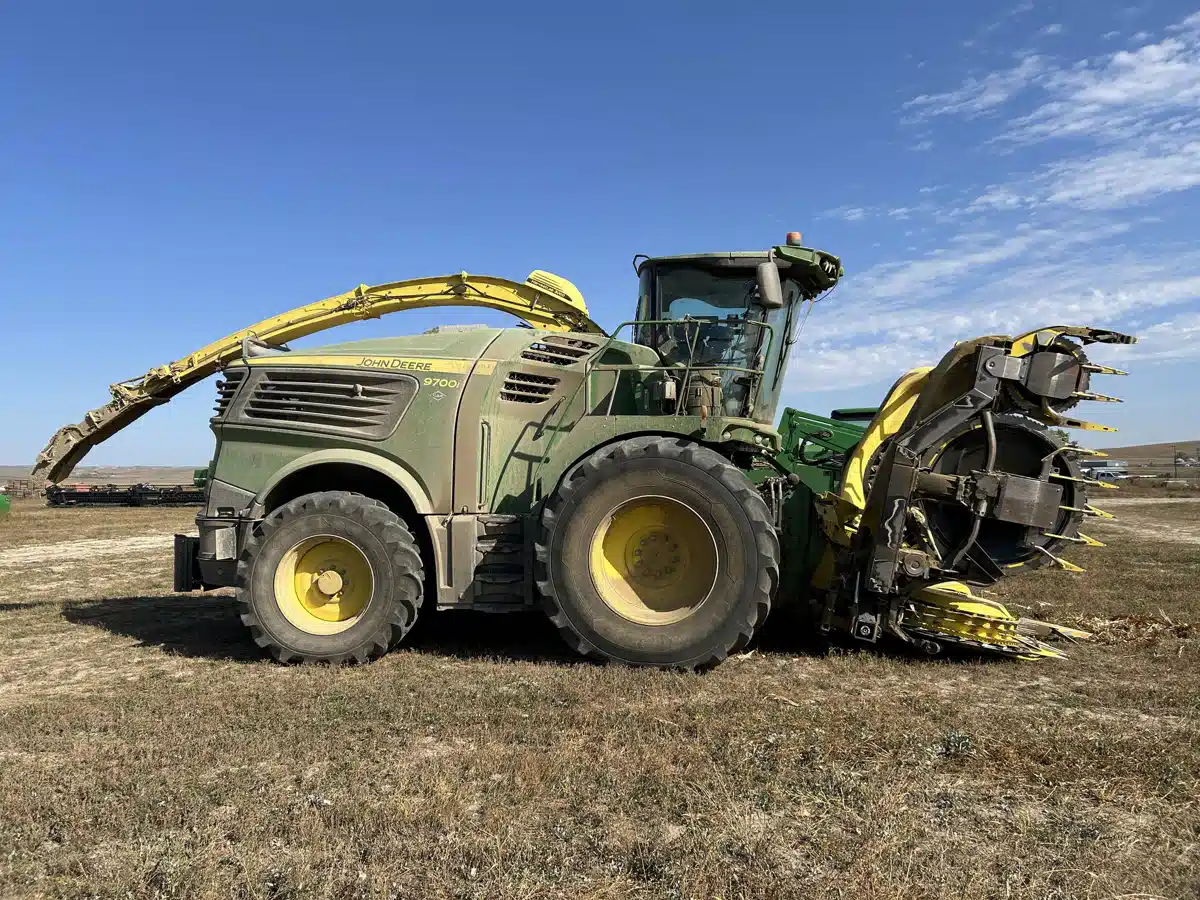Gallery image 2 for 2022 John Deere 9700 Forage Harvester