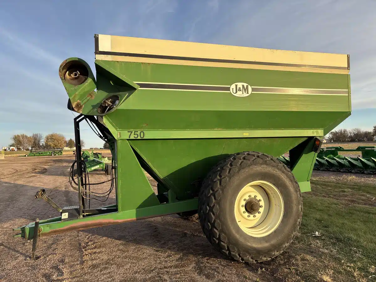 Gallery image 2 for J&M 750 Grain Cart