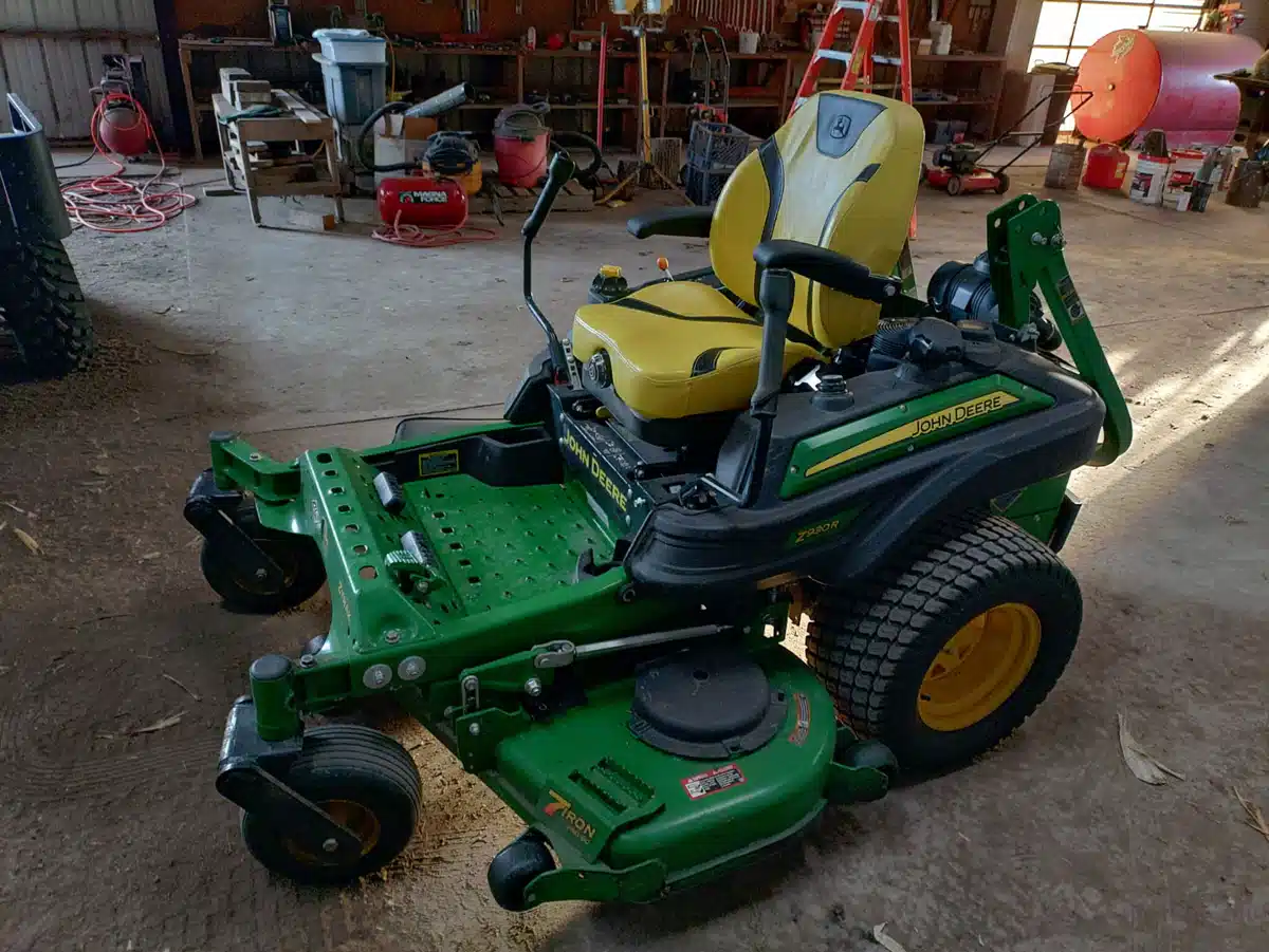 Gallery image 2 for Used 2021 John Deere Z930R Mower - Zero Turn