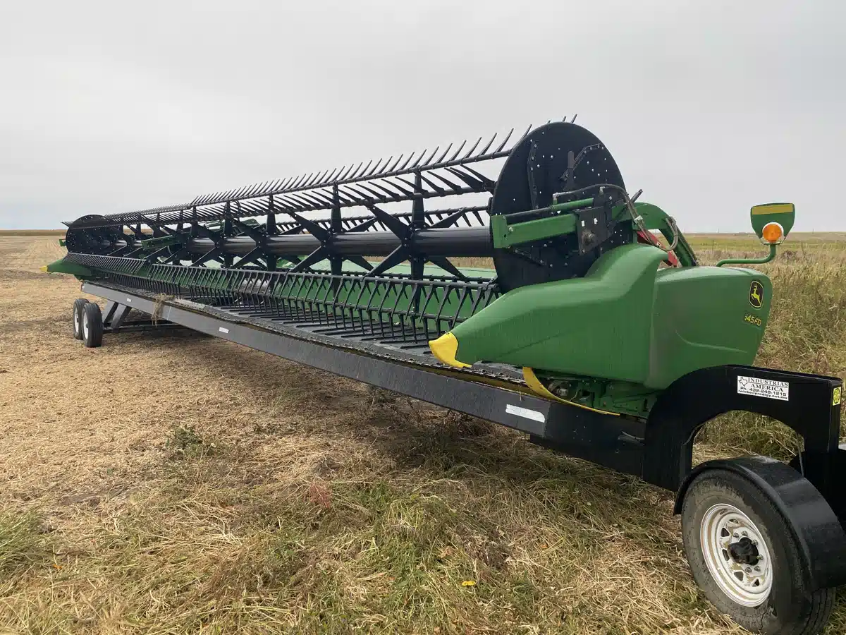 Gallery image 2 for Used 2018 John Deere 645FD Header - Draper