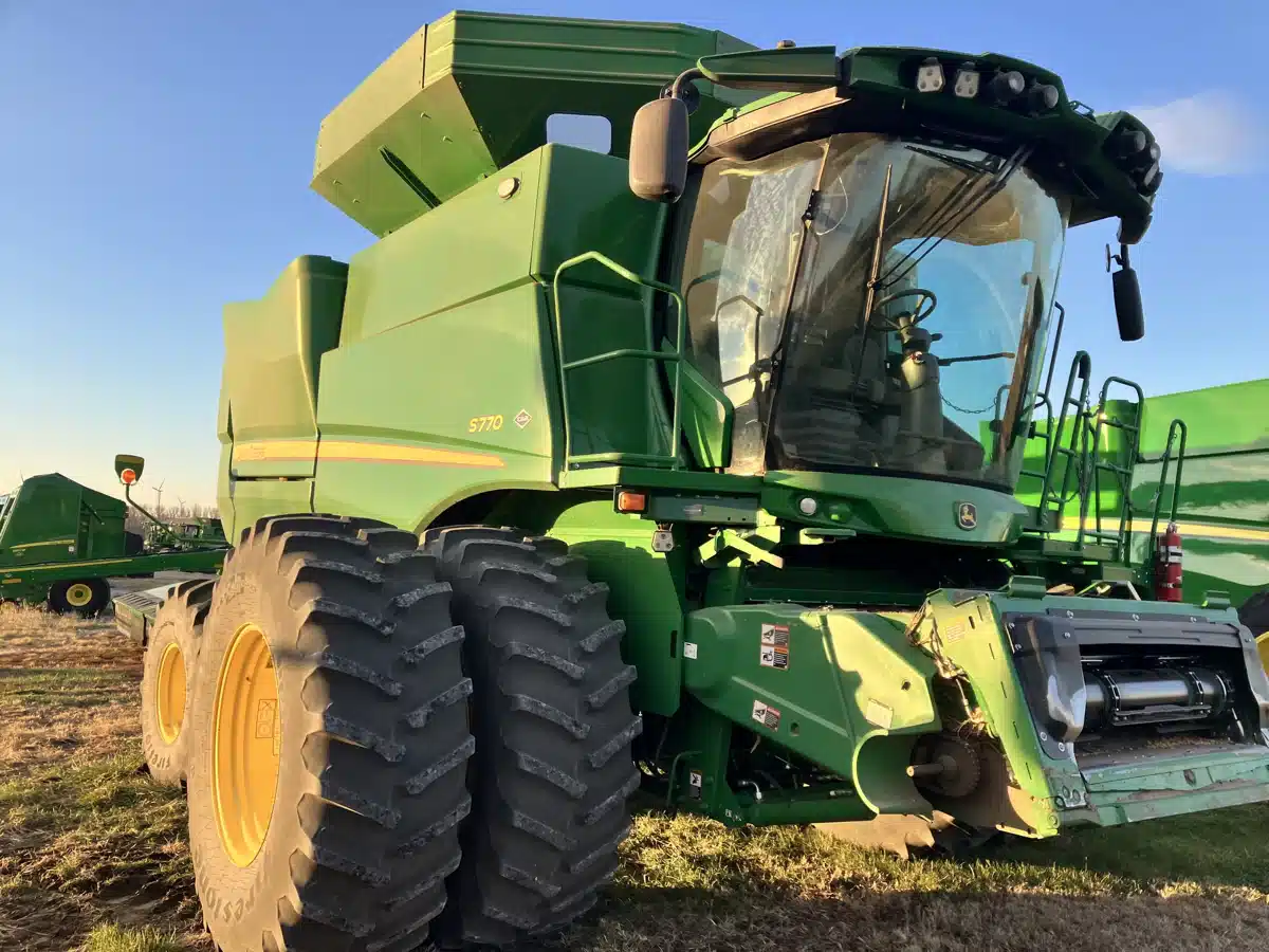 Gallery image 2 for 2024 John Deere S770 Combine