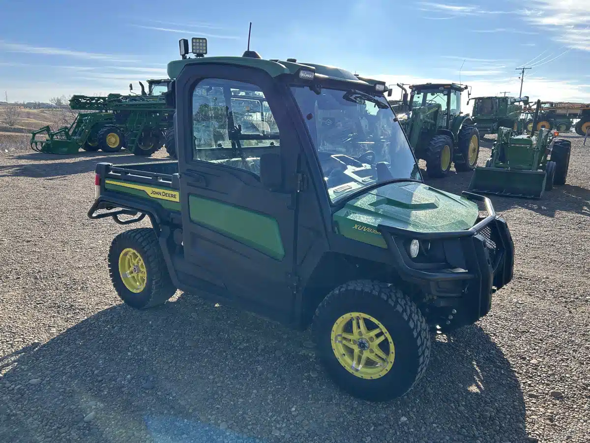 Gallery image 1 for 2023 John Deere XUV 835R Utility Vehicle