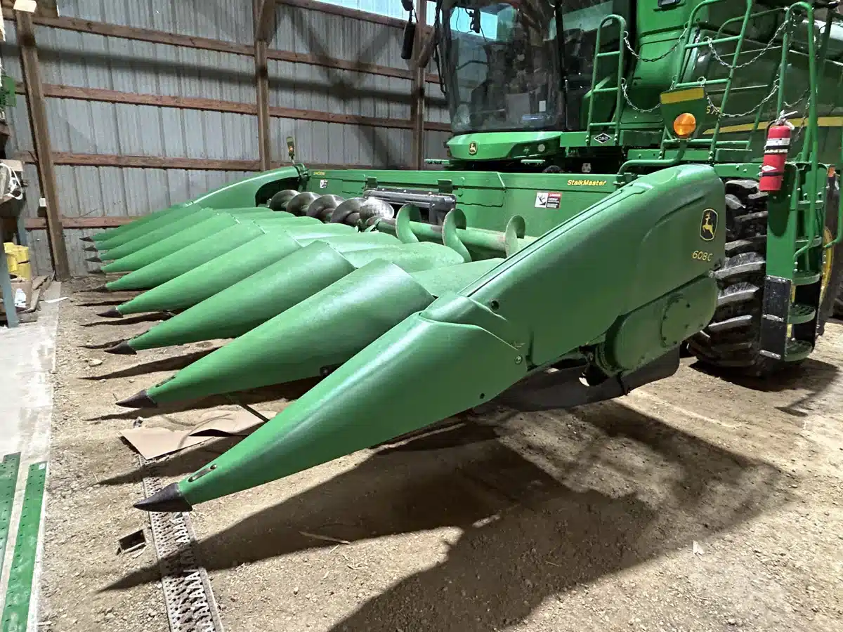 Gallery image 1 for 2010 John Deere 608C Header - Row Crop