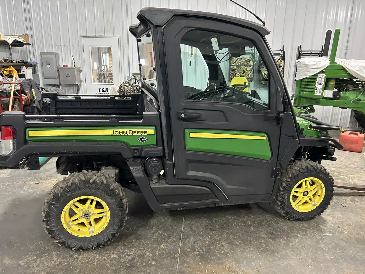 Gallery image 2 for 2019 John Deere XUV 835M Utility Vehicle