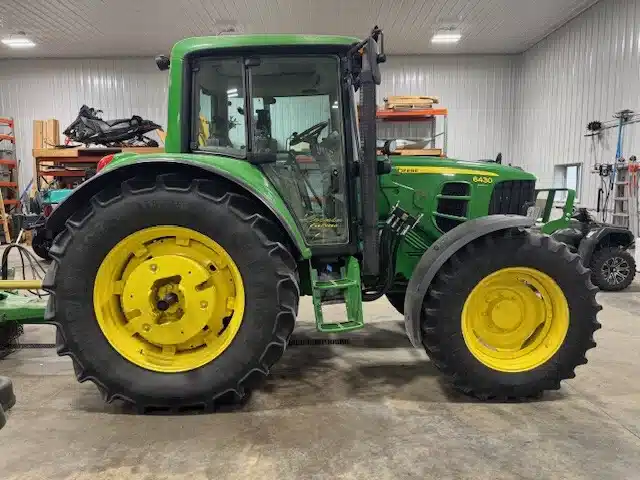 Gallery image 2 for Used 2007 John Deere 6430 PREMIUM Tractor