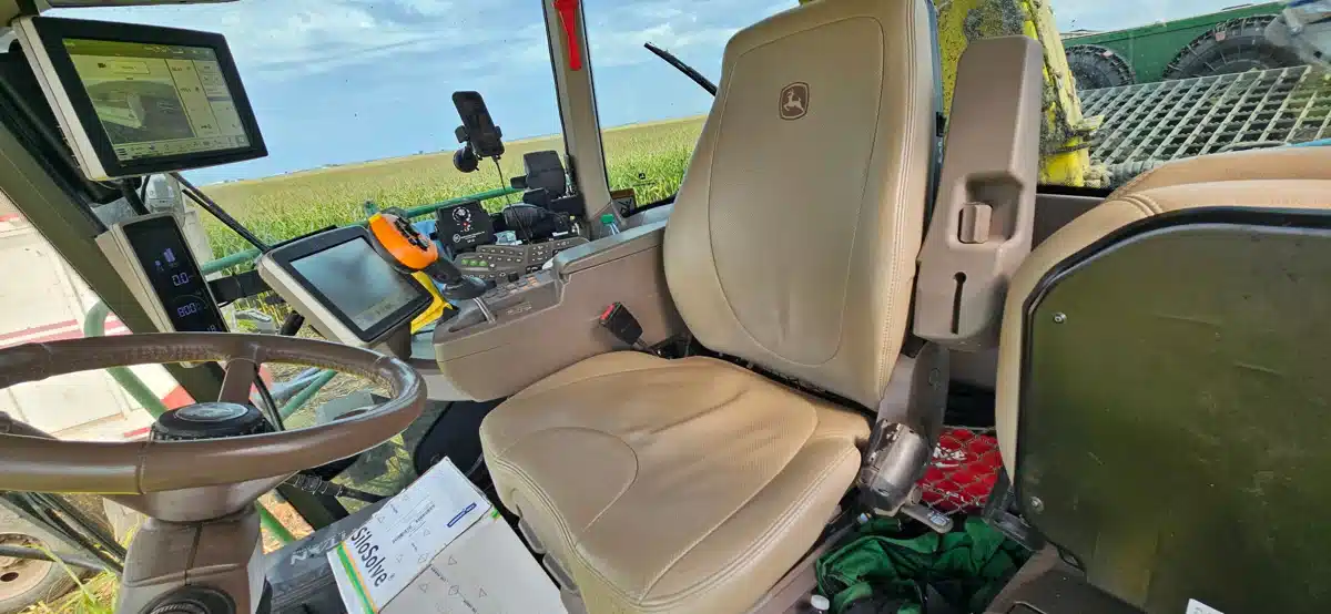 Gallery image 2 for Used 2023 John Deere 9900 Forage Harvester