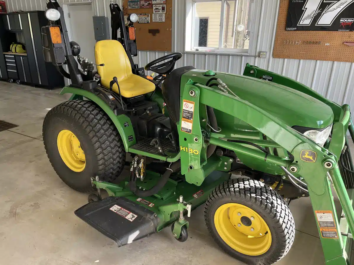 Gallery image 2 for Used 2015 John Deere 2032R Tractor
