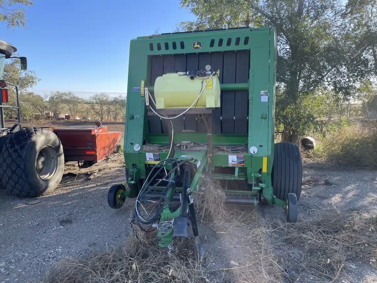 Gallery image 2 for 2019 John Deere 560M Round Baler