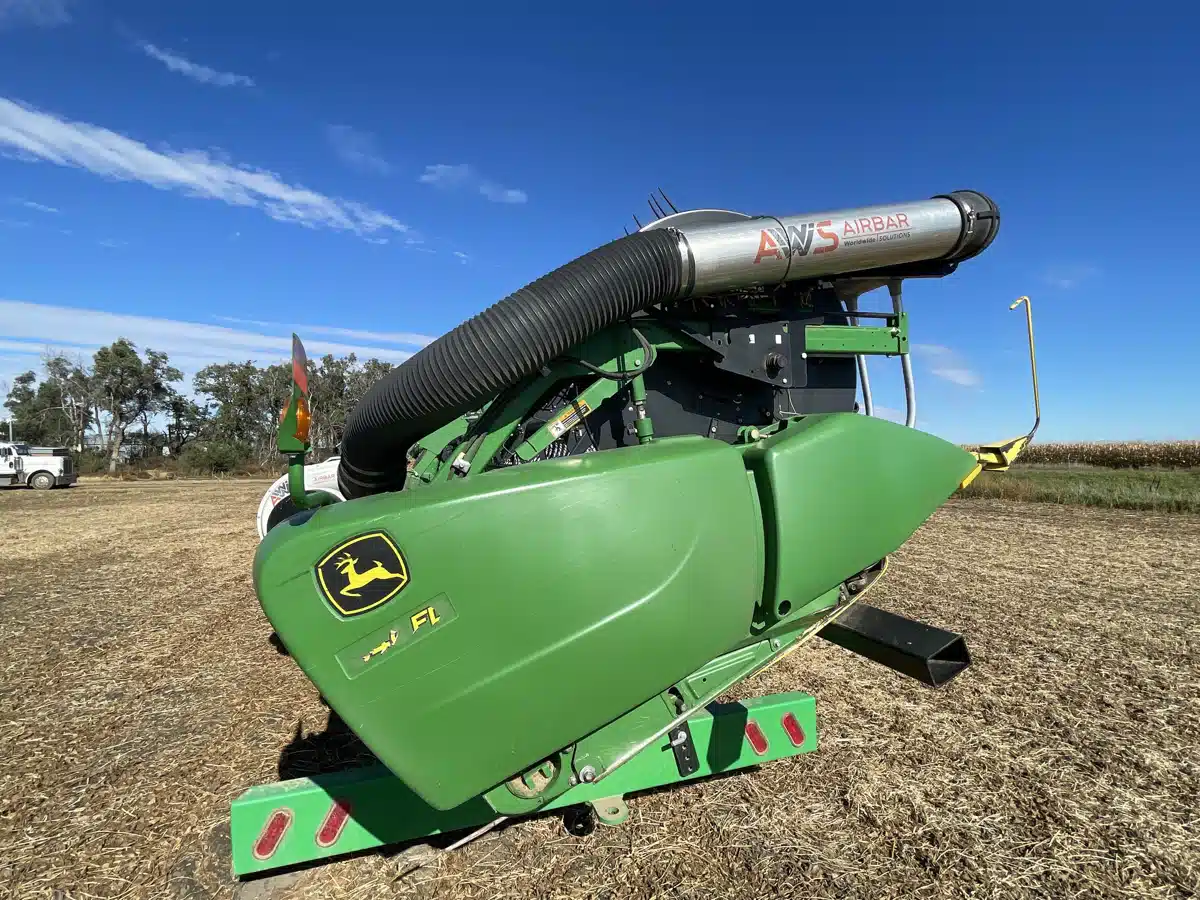 Gallery image 2 for Used 2014 John Deere 640FD Header - Draper