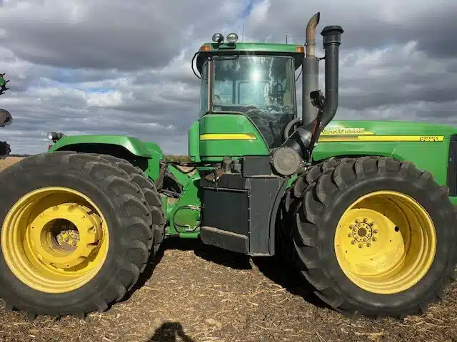 Gallery image 2 for Used 2005 John Deere 9220 Tractor