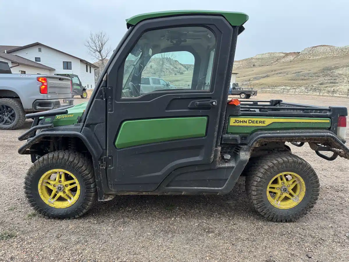Gallery image 2 for Used 2022 John Deere XUV 835R Utility Vehicle