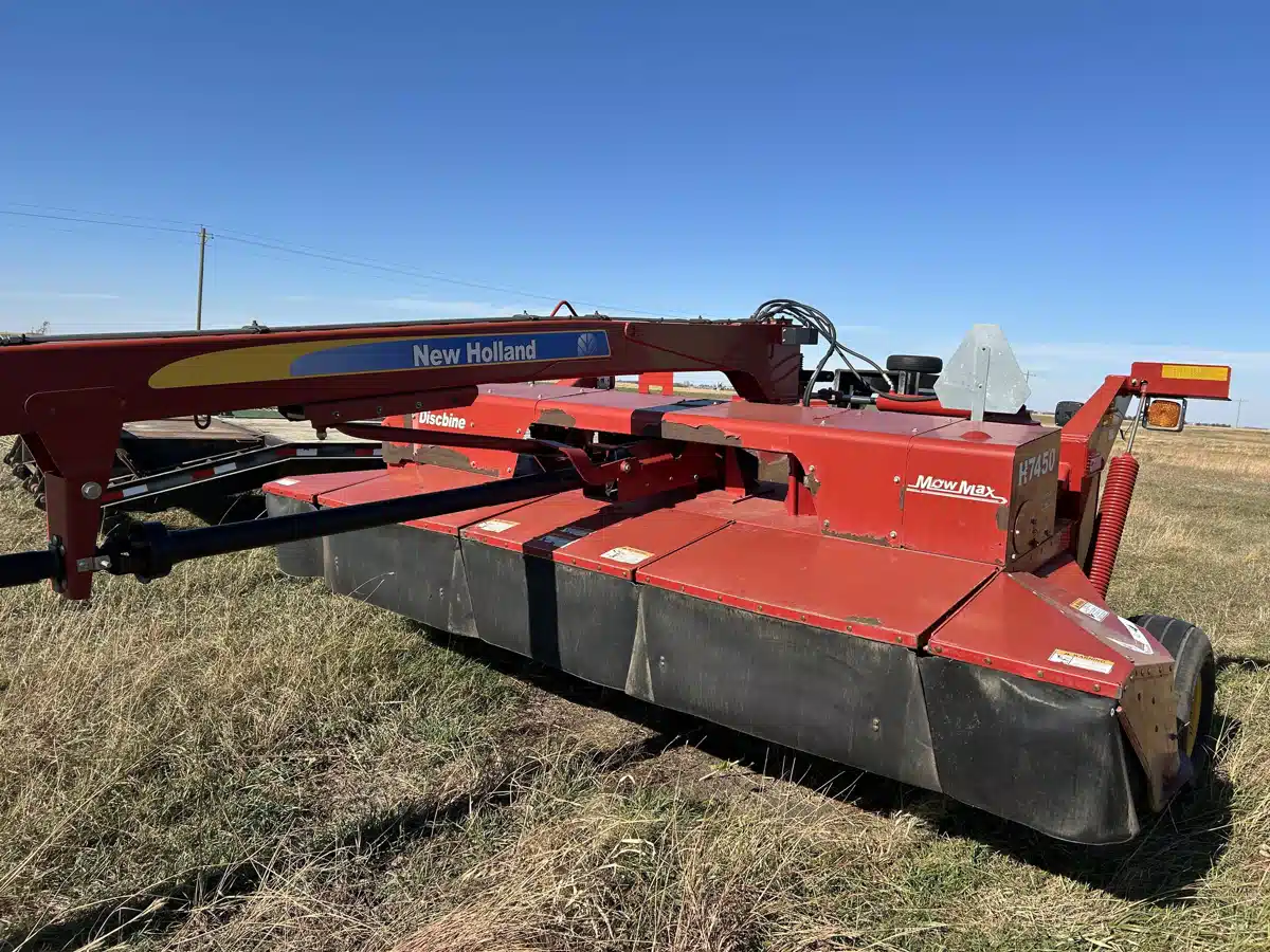 Used 2009 New Holland H7450 Disc Mower Conditioner