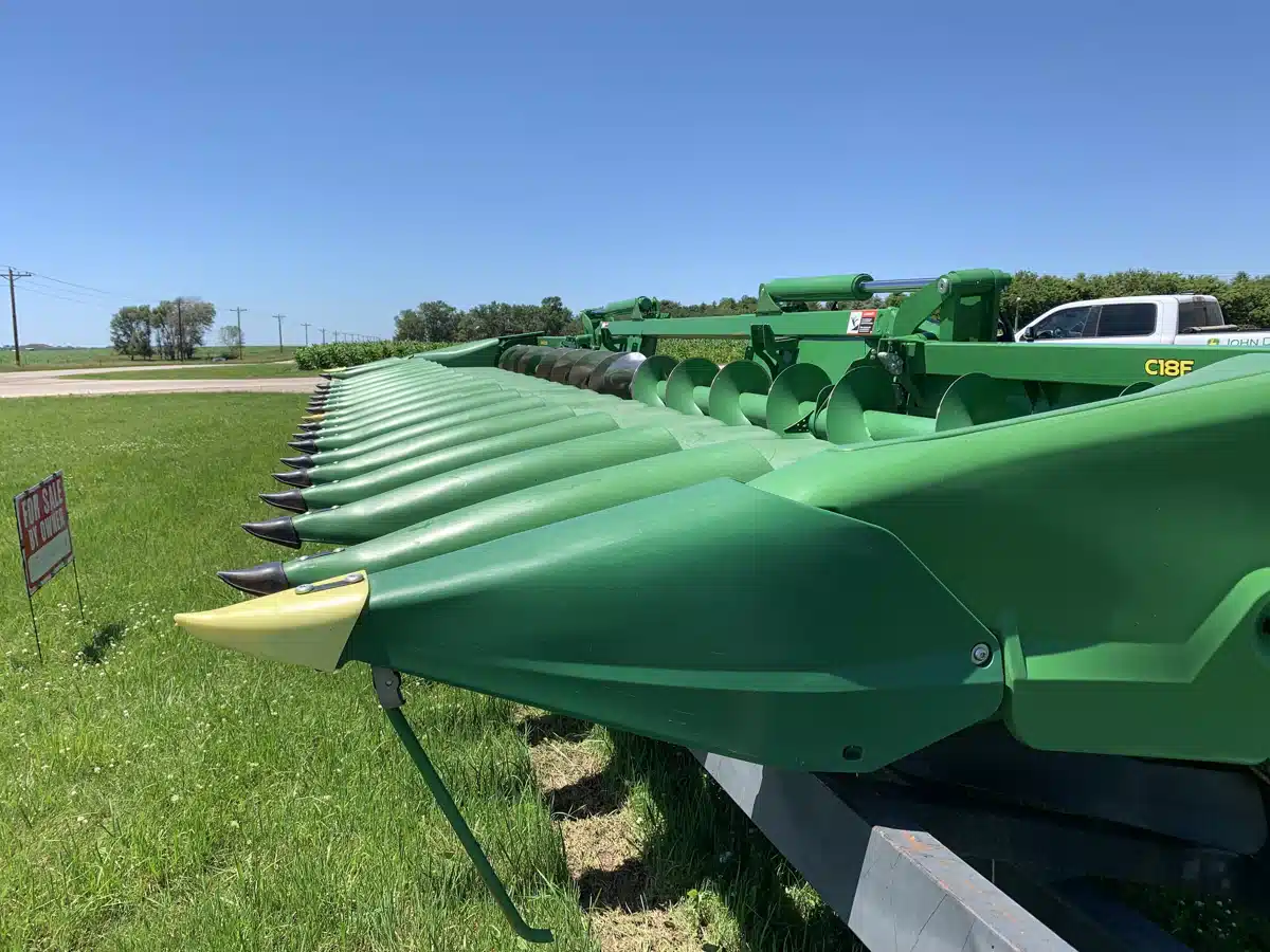 Gallery image 2 for 2023 John Deere C18F Header - Row Crop