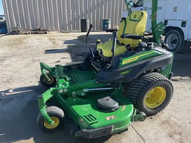 Gallery image 2 for Used 2024 John Deere Z950R Mower - Zero Turn