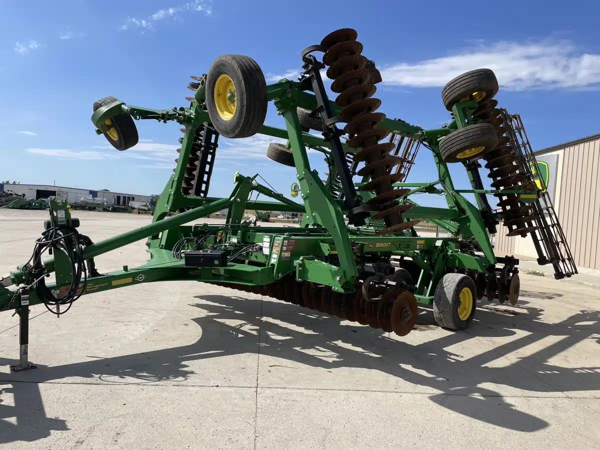 Gallery image 1 for 2020 John Deere 2660VT Vertical Tillage