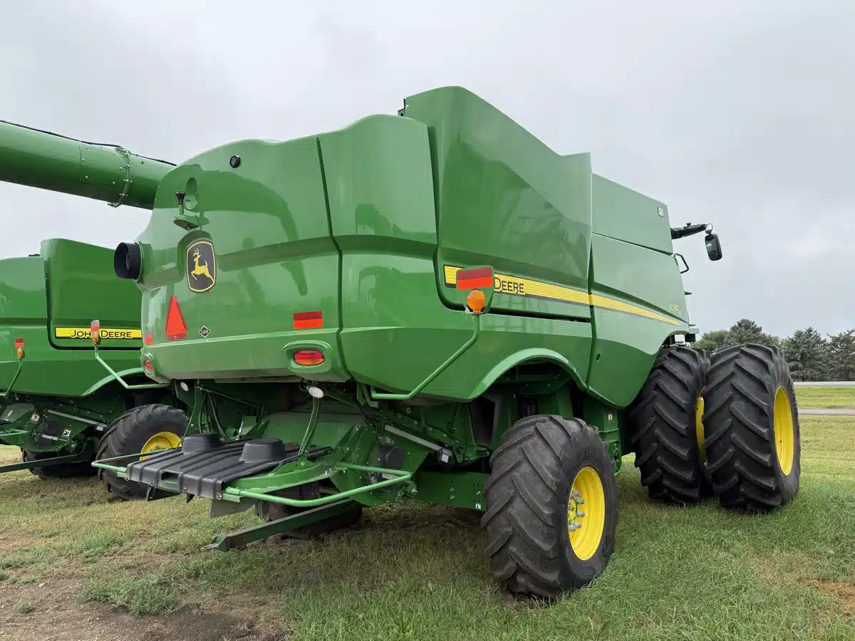 Gallery image 2 for 2021 John Deere S780 Combine