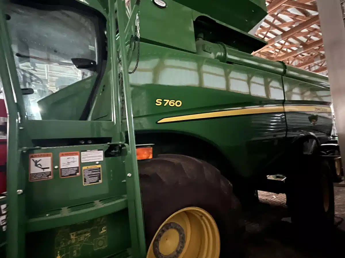 Gallery image 2 for Used 2023 John Deere S760 Combine