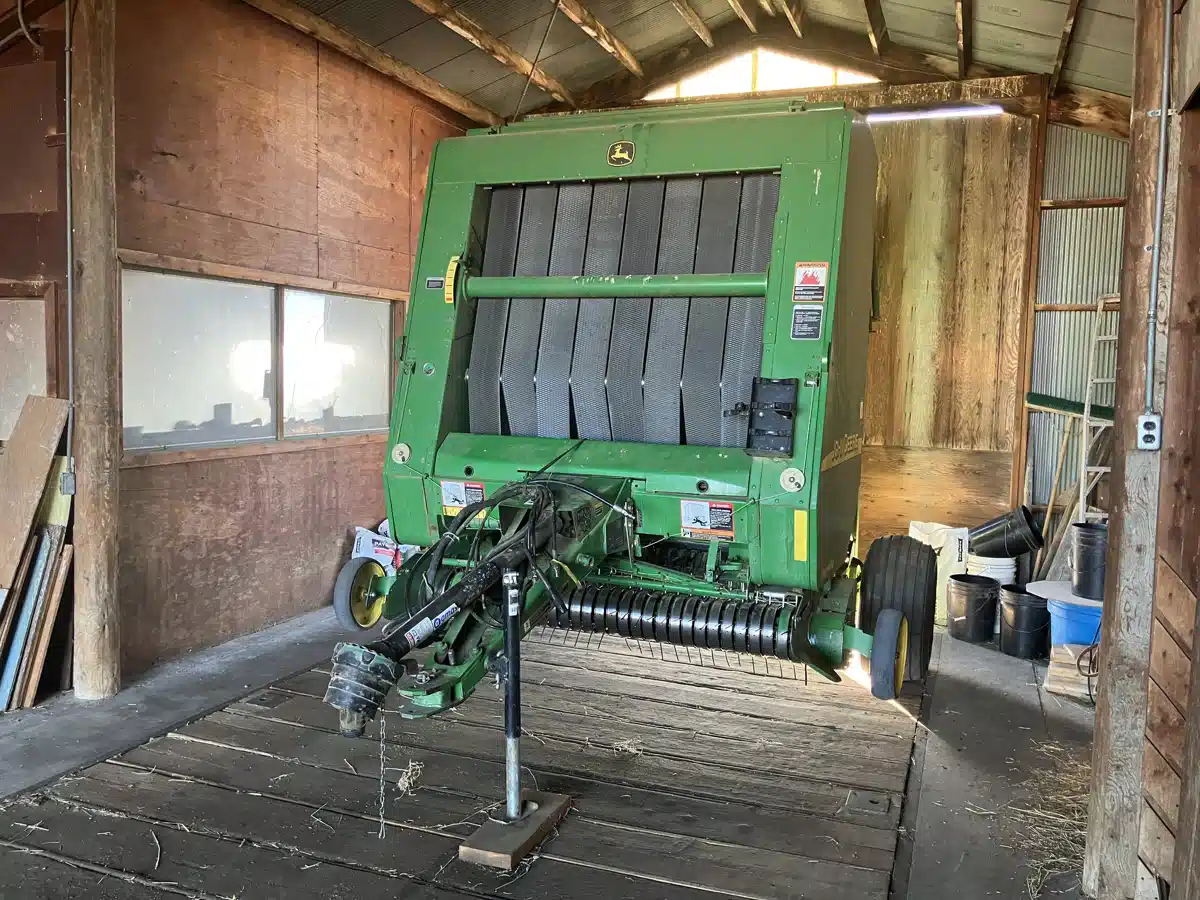 Gallery image 2 for Used 2004 John Deere 567 Round Baler