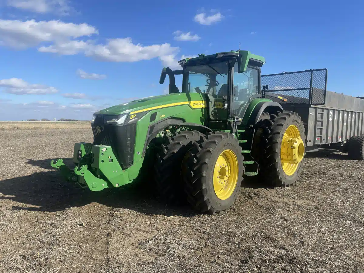 Gallery image 2 for Used 2023 John Deere 8R 370 Tractor