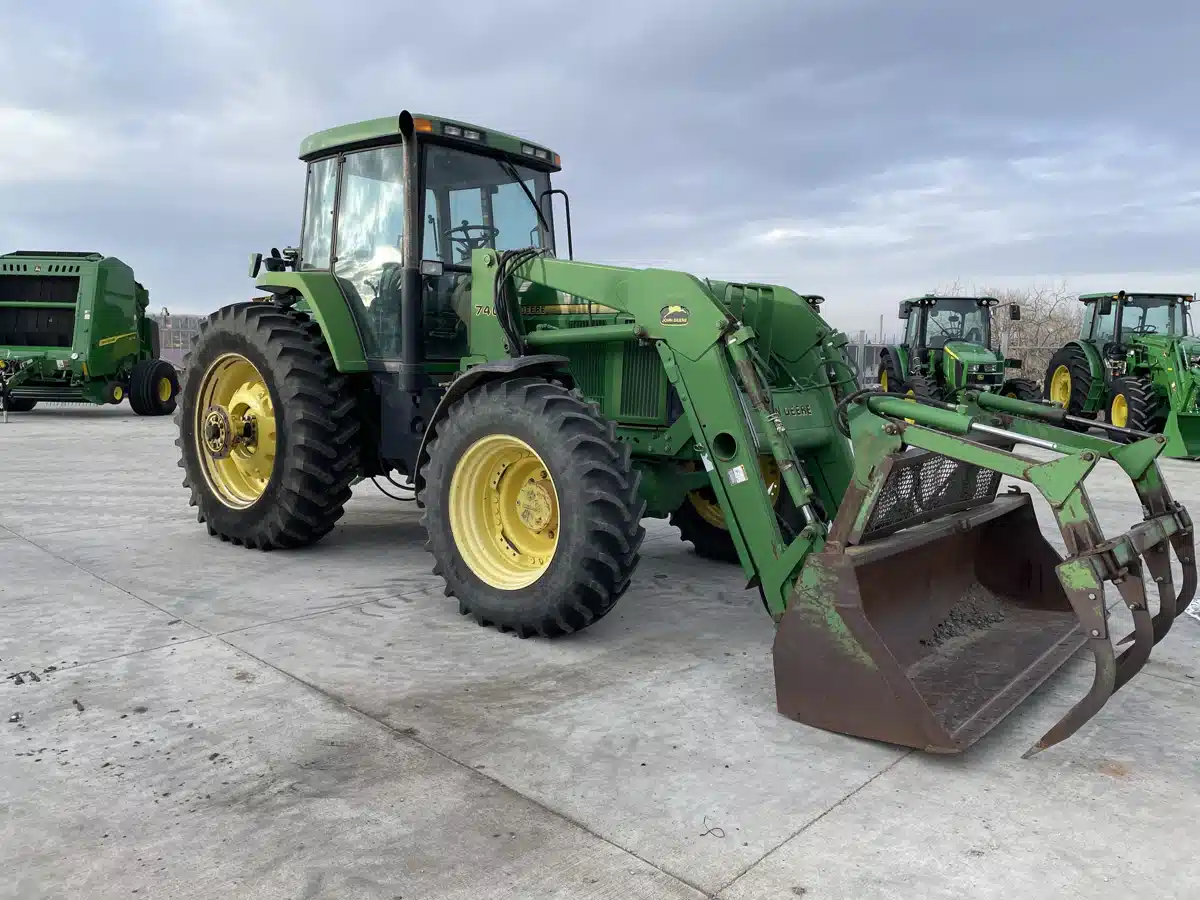 Gallery image 1 for 1994 John Deere 7800 Tractor